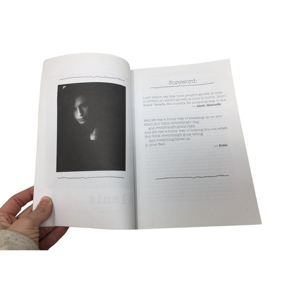 Ironic: Alanis Morissette the Story By Barry Grills Paperback Book - Picture 11 of 16